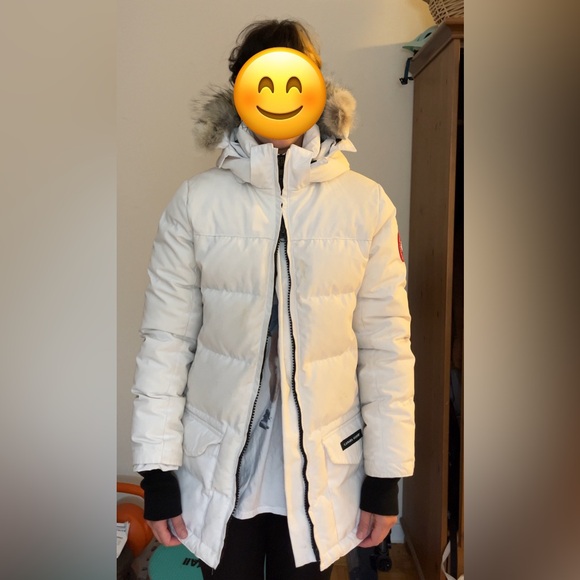 White Canada Goose parka size small. - Picture 7 of 16